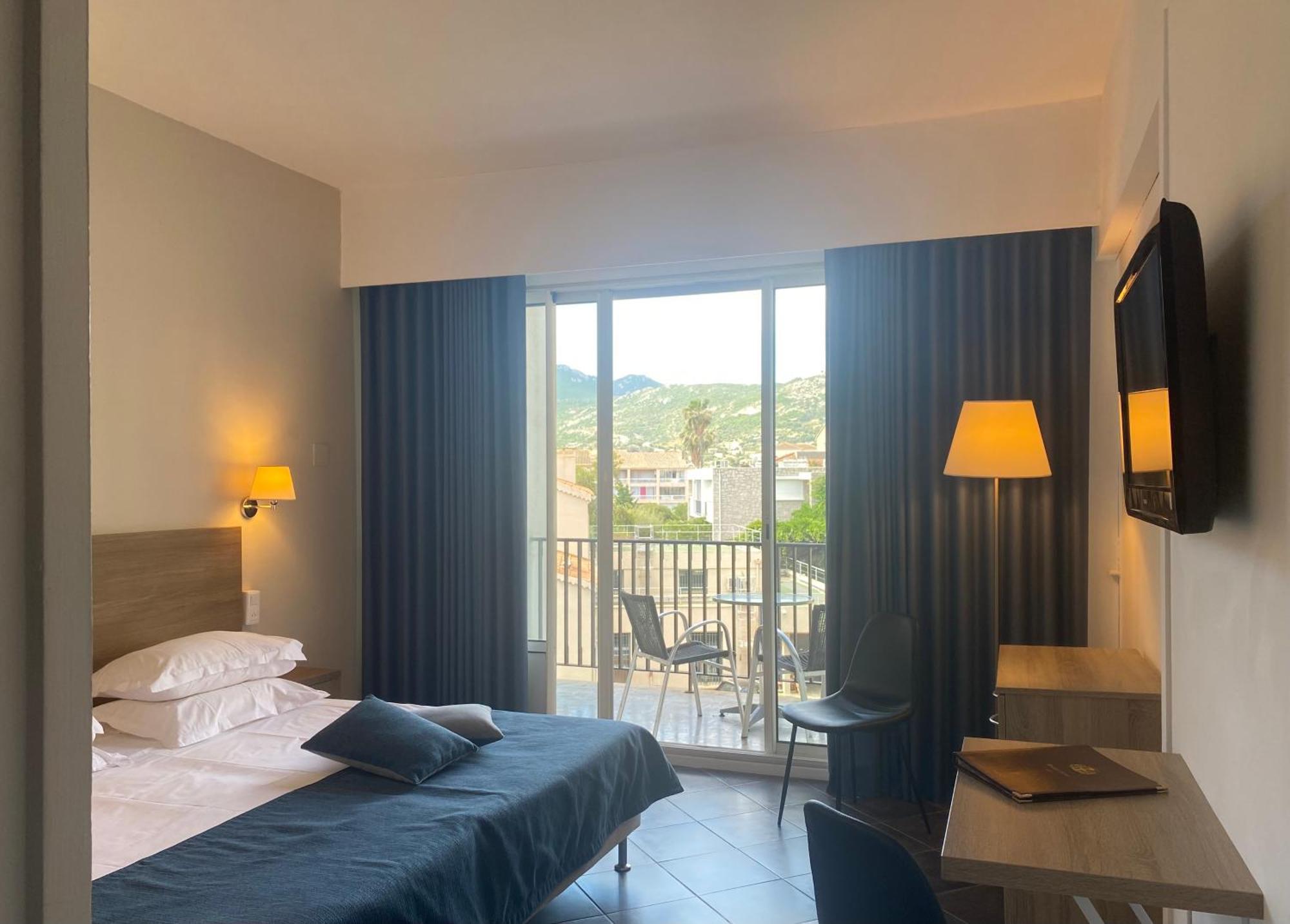 Grand Hotel De Calvi 칼비 외부 사진