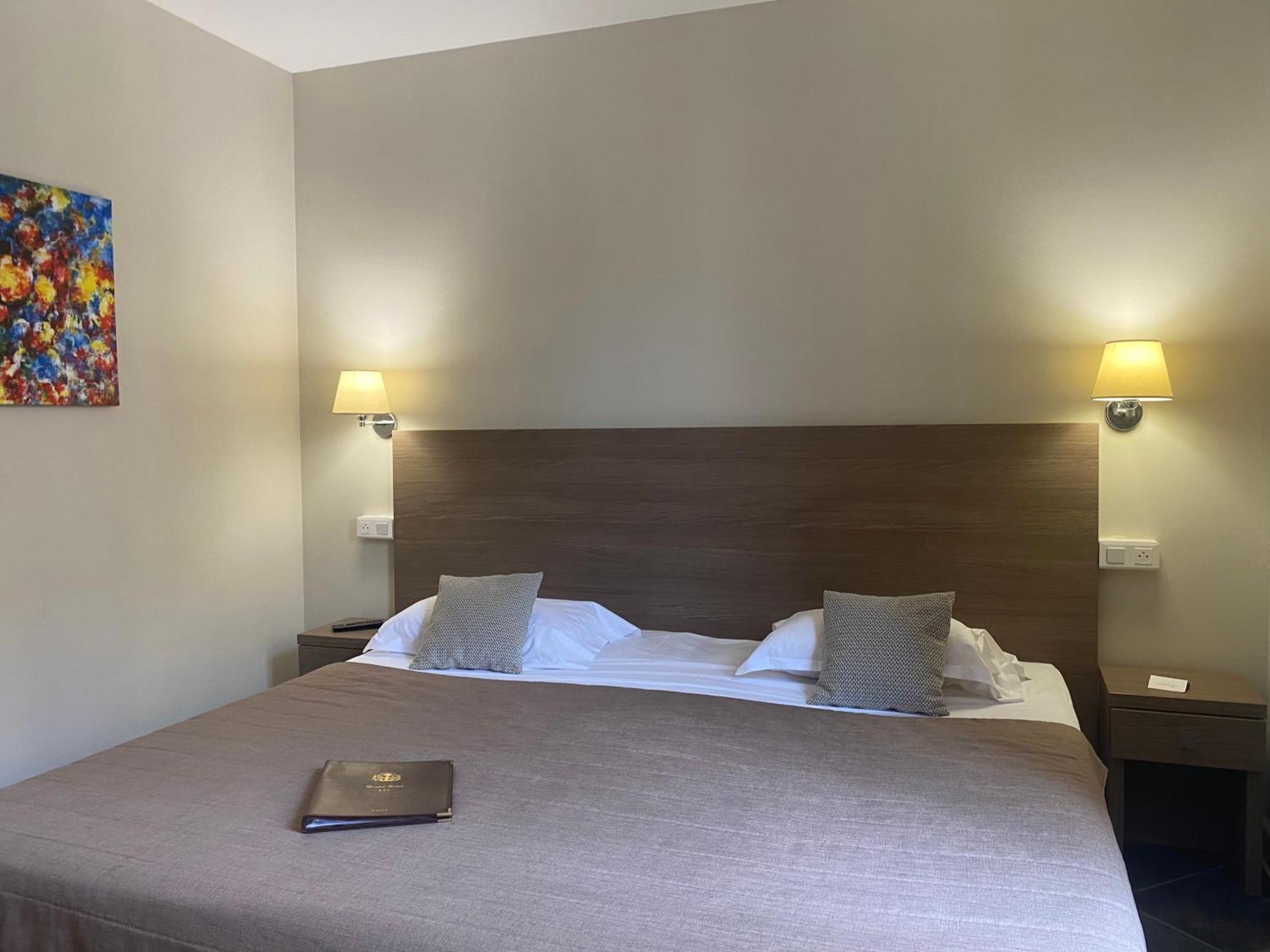 Grand Hotel De Calvi 칼비 외부 사진