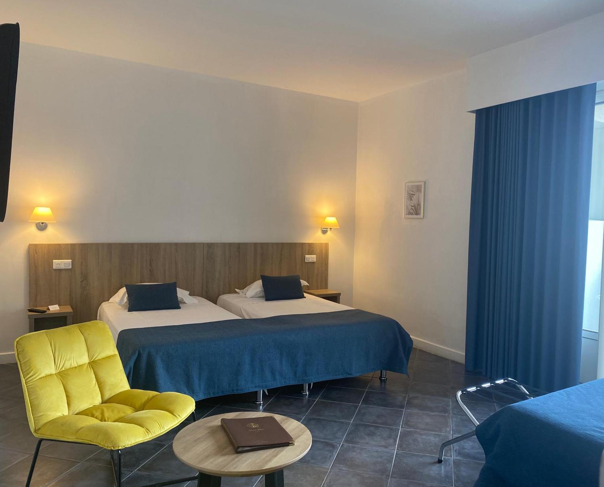 Grand Hotel De Calvi 칼비 외부 사진